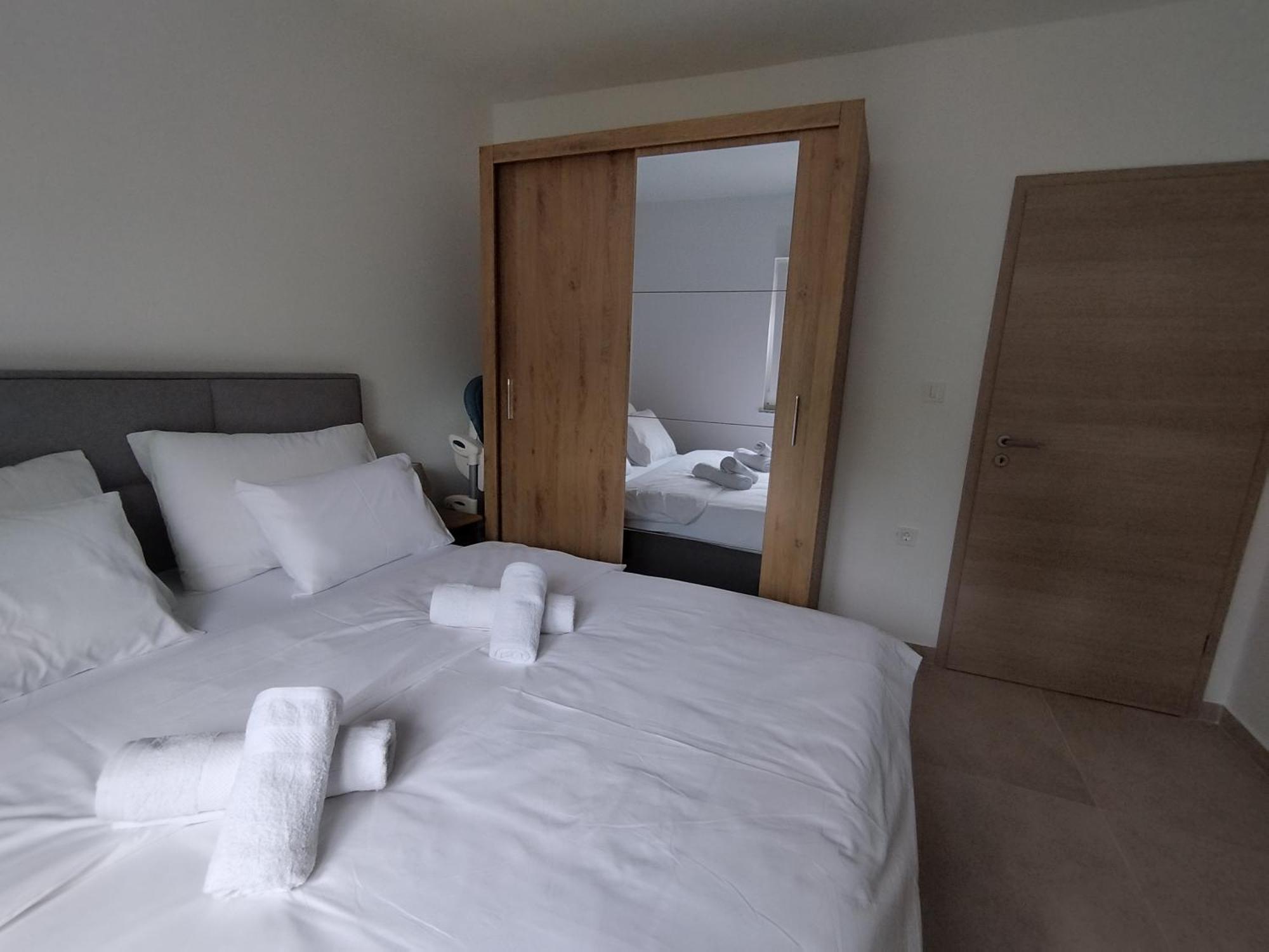 Old Town Paklenica Apartment Стариград-Пакленица Стая снимка